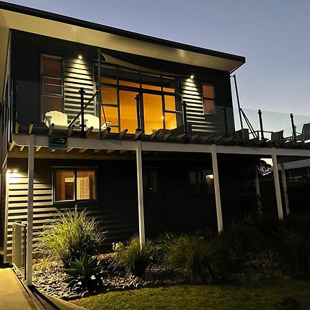 Oceans 8 - Mangawhai Heads Holiday Home Exterior photo