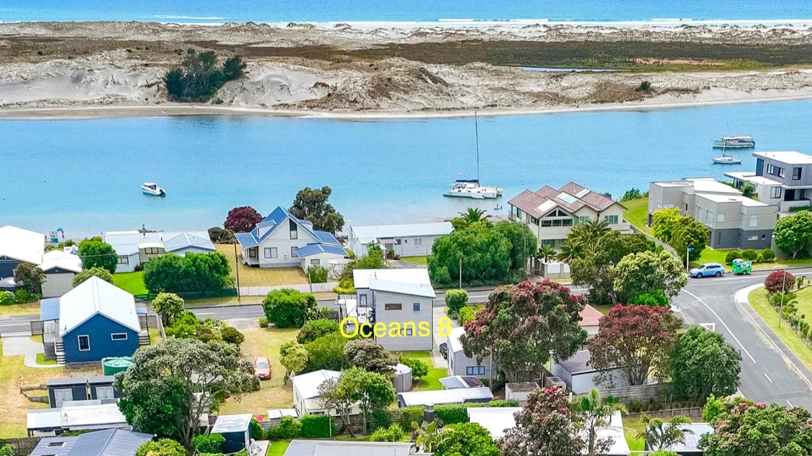 Oceans 8 - Mangawhai Heads Holiday Home Exterior photo
