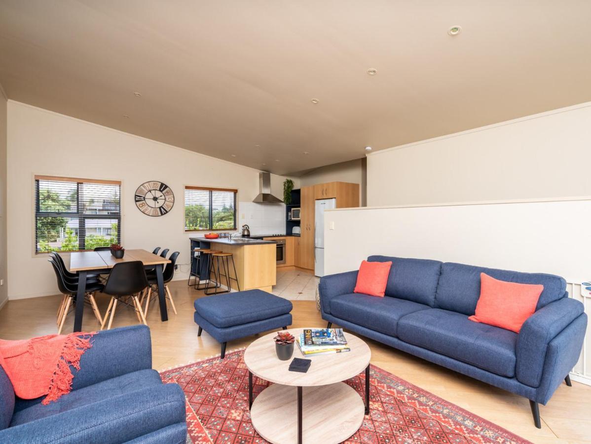 Oceans 8 - Mangawhai Heads Holiday Home Exterior photo