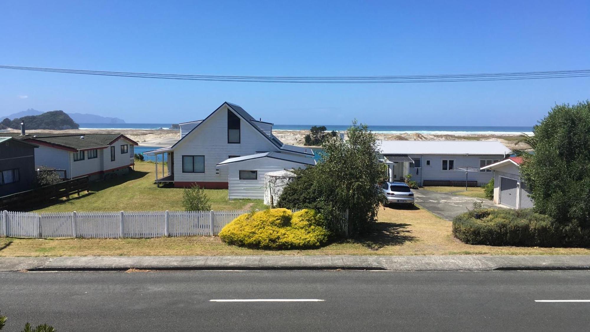 Oceans 8 - Mangawhai Heads Holiday Home Exterior photo